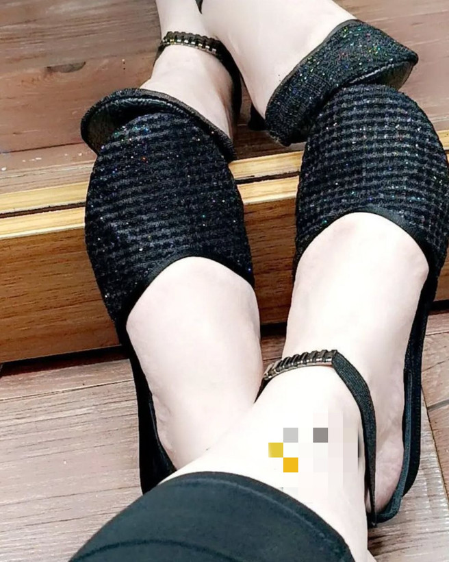 پاپوش چرمی جلو بسته طرح بیسکویتی سایز 37